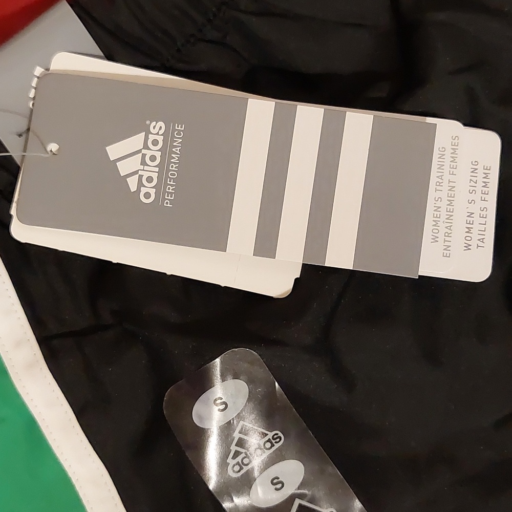 Black and green Adidas athletic shorts - Picture 5 of 5